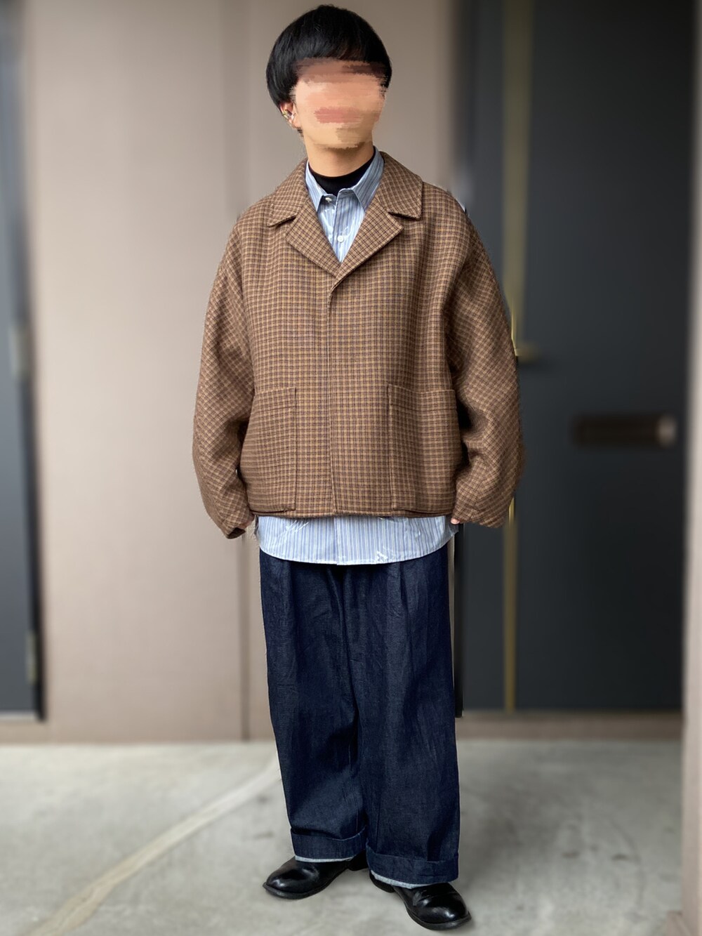 「UNIQLO、UNIQLO U、wellder、Traditional Weatherwear、SHAREEF、革靴、モックネック、低身長男子、ワイドデニム、チェック、ラミネート」｜「Traditional WeatherwearのUNIONSLACK 101（その他パンツ、ブルー系）」を使った、おます@低身長(159cm)さん（メンズ・159cm）の春コーディネートの3枚目の写真