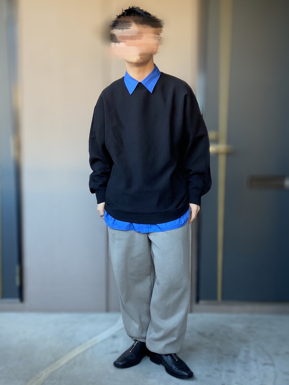 「KAPTAIN SUNSHINE、UNITED ARROWS & SONS、FreshService、FREAK’Ｓ STORE、ISHMM、barbour、低身長男子、革靴、ジップシューズ、オイルドジャケット、スウェットパンツ」｜「FREAK'S STOREのWEB限定 ワイドシルエット スウェットパンツ/セットアップ対応（スウェットパンツ、グレー系）」を使った、おます@低身長(159cm)さん（メンズ・159cm）の春コーディネートの2枚目の写真