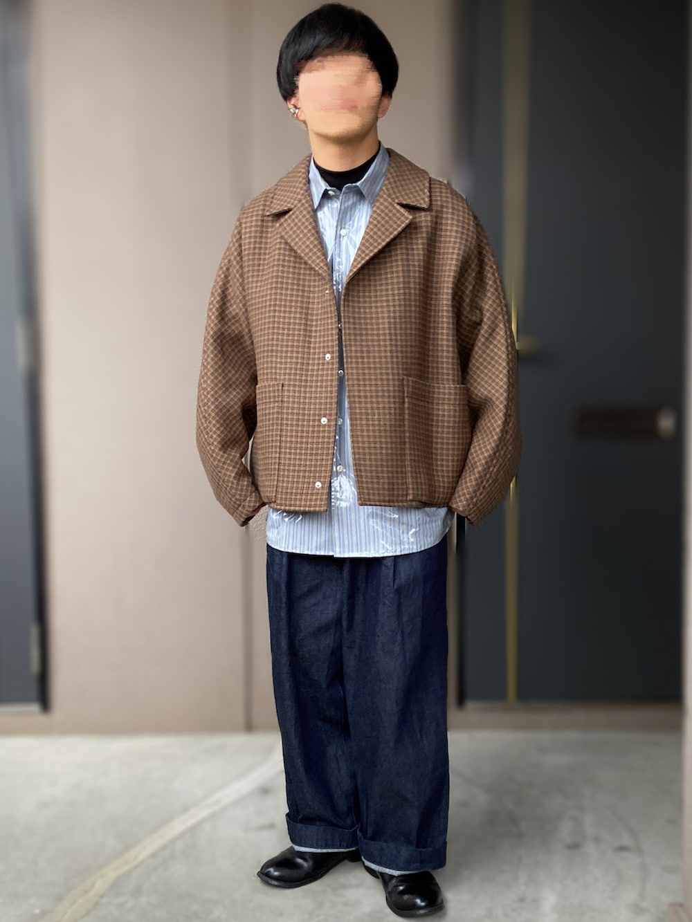 「UNIQLO、UNIQLO U、wellder、Traditional Weatherwear、SHAREEF、革靴、モックネック、低身長男子、ワイドデニム、チェック、ラミネート」｜「Traditional WeatherwearのUNIONSLACK 101（その他パンツ、ブルー系）」を使った、おます@低身長(159cm)さん（メンズ・159cm）の春コーディネートの2枚目の写真