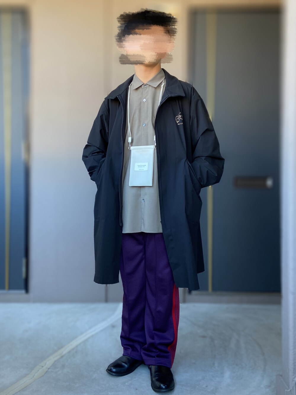 「秋服コーデ、beautiful people、PUBLIC TOKYO、asics、ナガバユウ、長場雄、NEEDLES、needles トラックパンツ、トラックパンツ、パープル×黒、パープル、低身長男子、ナイロンコート、革靴」｜「NeedlesのTrack Pant-Poly Smooth（その他パンツ、パープル系）」を使った、おます@低身長(159cm)さん（メンズ・159cm）の秋コーディネートの2枚目の写真