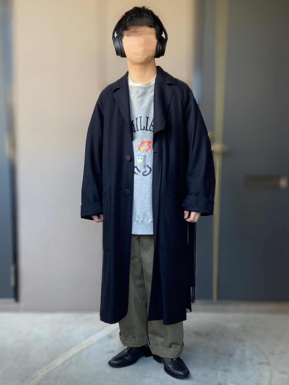 「Traditional Weatherwear、URU TOKYO、URU、name.、ISHMM、UNIQLO U、UNIQLO、ゆるスウェット、ロングコート、革靴、SONY、ヘッドホン、低身長男子、冬」｜「Traditional WeatherwearのUNIONSLACK 101（その他パンツ、グリーン系）」を使った、おます@低身長(159cm)さん（メンズ・159cm）の冬コーディネートの2枚目の写真