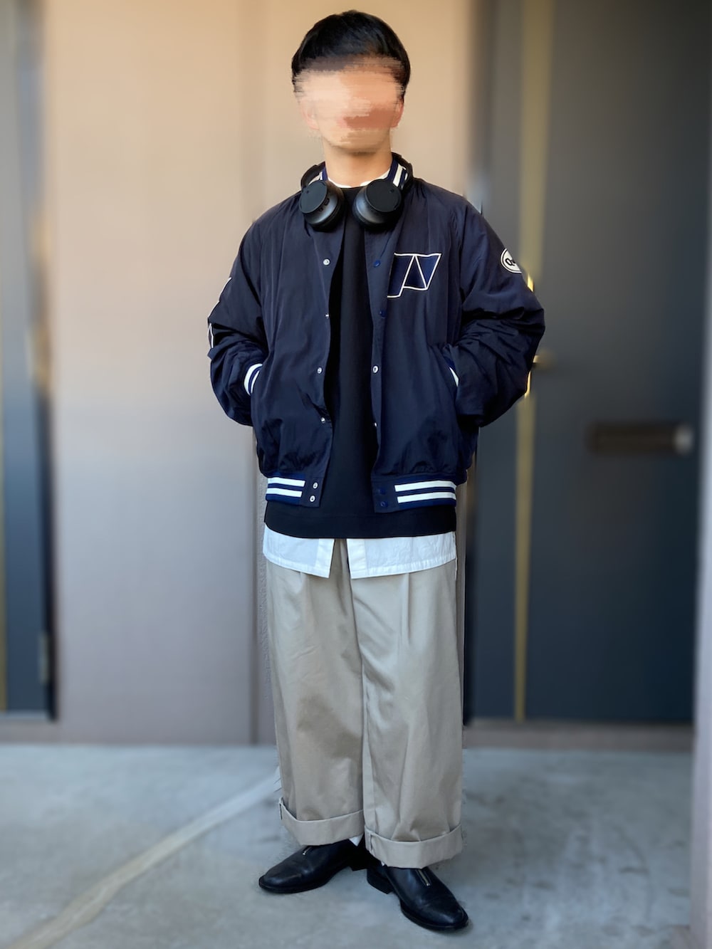 「Puras、Traditional Weatherwear、ISHMM、SONY、UNITED ARROWS & SONS、THE HINOKI、ジップシューズ、革靴、低身長男子、スタジャン、バンドカラーシャツ、ロングシャツ」｜「ISHMMのISHMM ZIPレザーシューズ（ドレスシューズ、ブラック系）」を使った、おます@低身長(159cm)さん（メンズ・159cm）の冬コーディネートの2枚目の写真