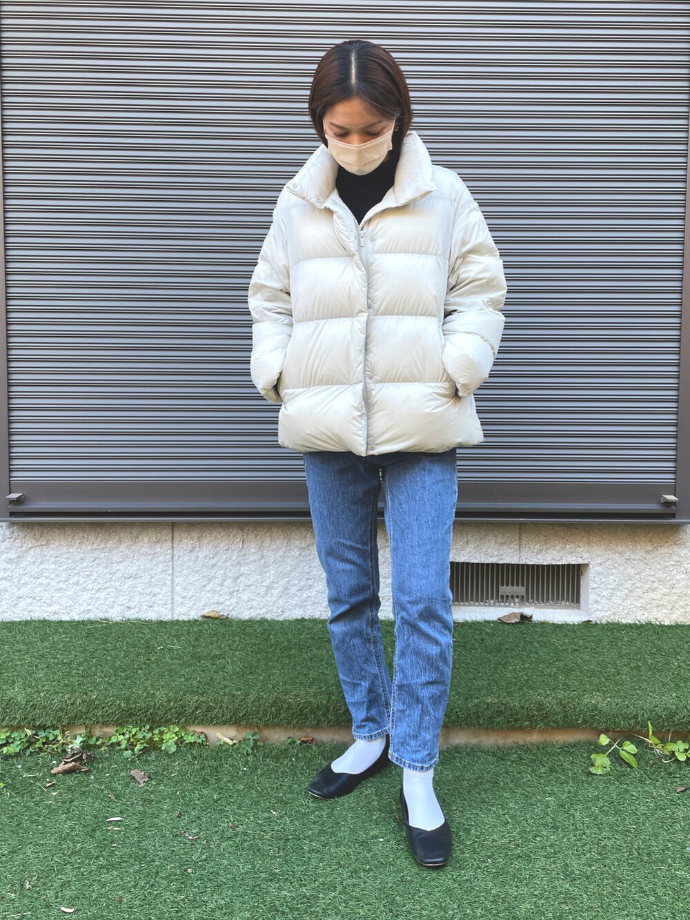「デニムパンツ、デニム、ootd、ニット、ニット/セーター、シンプルコーデ、シンプルスタイル、UNIQLO、H&M」｜「nuguのアイテム（ニット/セーター、ブラック系）」を使った、Canakoさん（レディース・158cm）の冬コーディネートの3枚目の写真