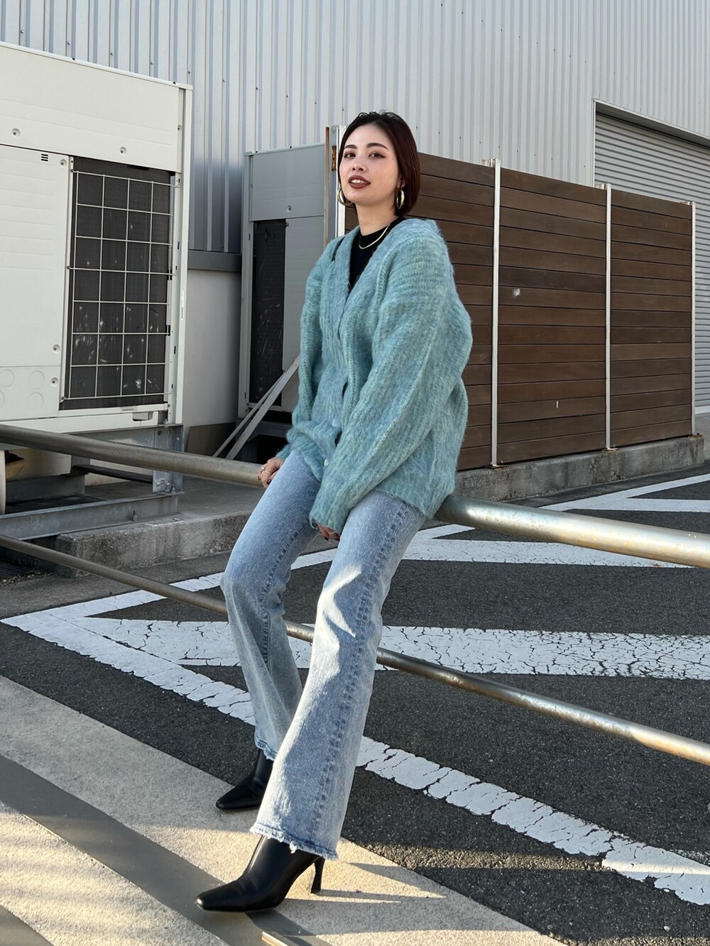 カーディガン VEQUM FLUFFY MIX KNIT CARDIGAN VEQUM】FLUFFY MIX KNIT CARDIGANを使った人気ファッション
