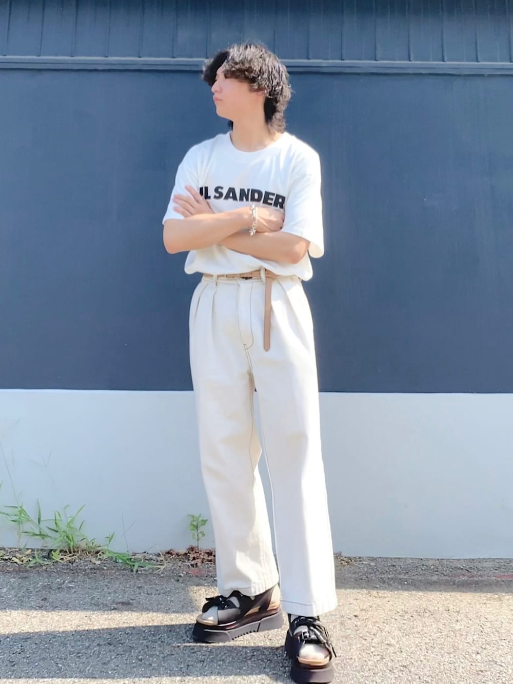 「オールホワイト、Tシャツ、ワイドパンツ、デニムパンツ、サンダル、タックイン、大学生、低身長、低身長コーデ、163cm、夏コーデ、きれいめカジュアル、キレイめ、夏」｜「PUBLIC TOKYOのカラーハイライズドデニム/ワイドテーパードデニム（デニムパンツ、ホワイト系）」を使った、ざわ_低身長男子styleさん（骨格ストレート・メンズ・163cm）の夏コーディネートの5枚目の写真