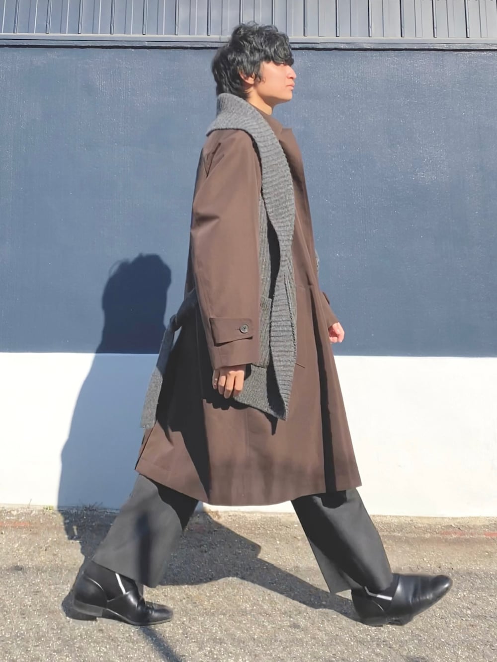 「冬コーデ、大学生、低身長、低身長コーデ、163cm、冬アウター、kolor、my beautiful landlet、STUDIOUS、used、HARUTA、大人カジュアル、マイベストコーデ2023」｜「古着のダークグレーチェックストレートパンツ（スラックス、グレー系）」を使った、ざわ_低身長男子styleさん（骨格ストレート・メンズ・163cm）の冬コーディネートの5枚目の写真
