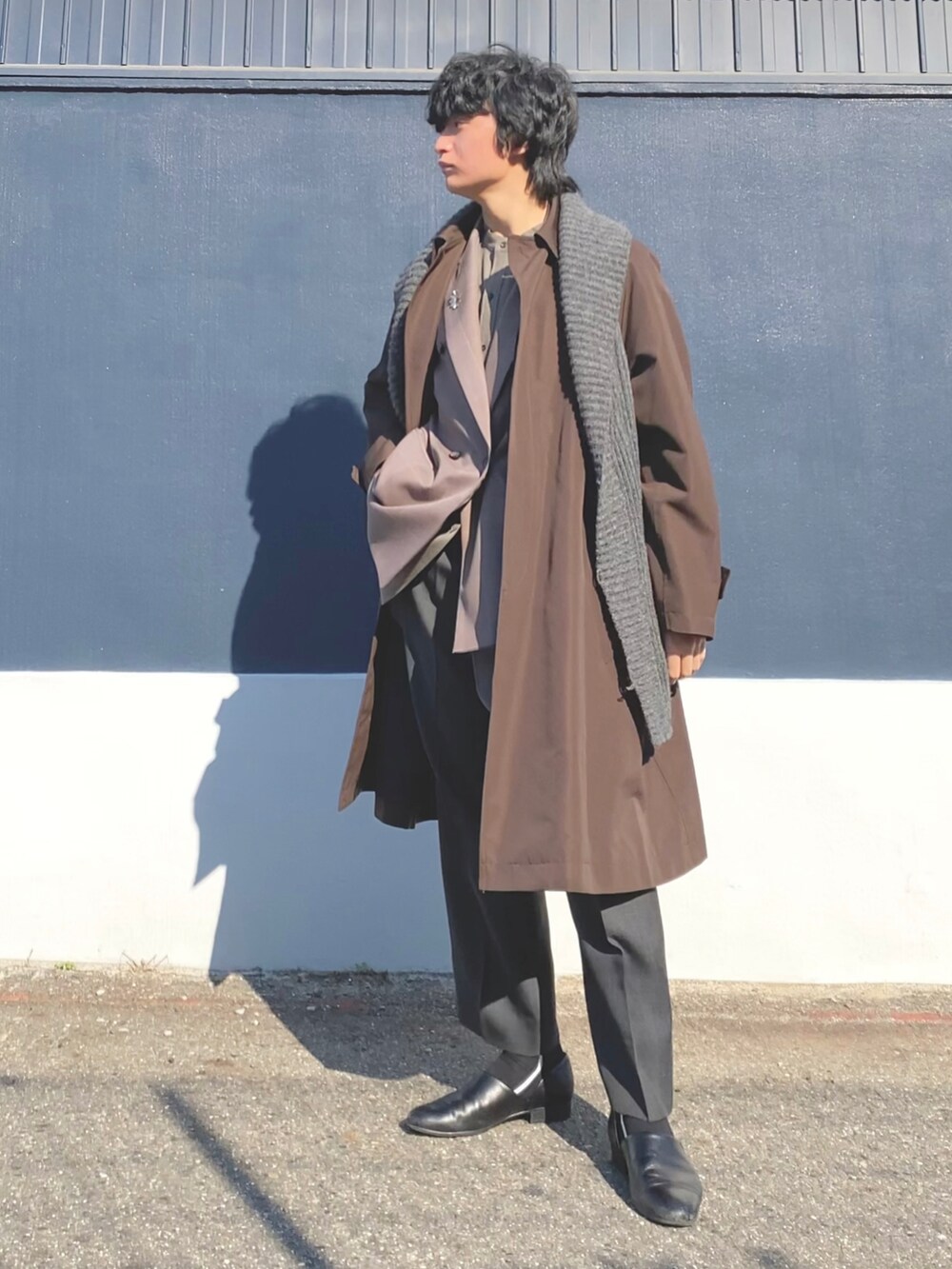 「冬コーデ、大学生、低身長、低身長コーデ、163cm、冬アウター、kolor、my beautiful landlet、STUDIOUS、used、HARUTA、大人カジュアル、マイベストコーデ2023」｜「古着のダークグレーチェックストレートパンツ（スラックス、グレー系）」を使った、ざわ_低身長男子styleさん（骨格ストレート・メンズ・163cm）の冬コーディネートの4枚目の写真