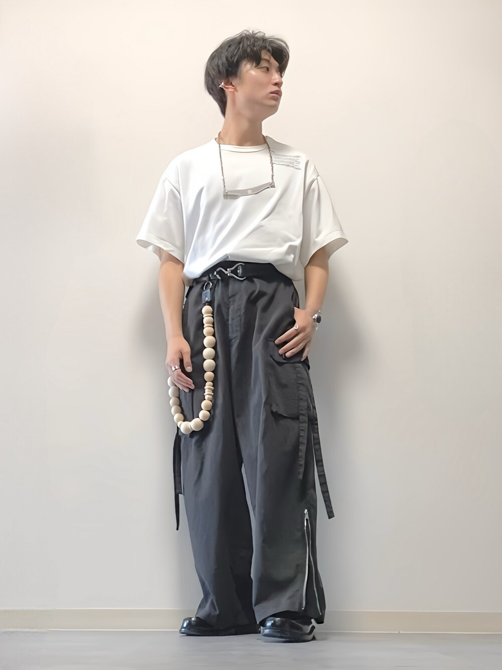 「夏だ！Tシャツ着よう！、低身長、低身長コーデ、163cm、kolor、CASPER JOHN、NODZOKU、TOGA、さらっと晴れやかスナップ」｜「kolorの＜kolor（カラー）＞ プリント Tシャツ■■■（Tシャツ/カットソー、ホワイト系）」を使った、ざわ_低身長男子styleさん（骨格ストレート・メンズ・163cm）の夏コーディネートの4枚目の写真