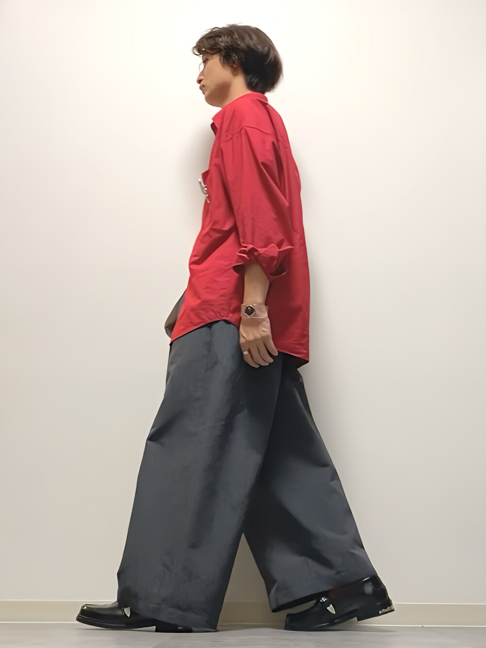 「低身長、低身長コーデ、163cm、夏コーデ、maisonspecial、kolor、TOGA、DEVICE(DEVICE)」｜「kolorの＜kolor（カラー）＞ １プリーツ ワイド パンツ■■■（その他パンツ、グレー系）」を使った、ざわ_低身長男子styleさん（骨格ストレート・メンズ・163cm）の夏コーディネートの2枚目の写真