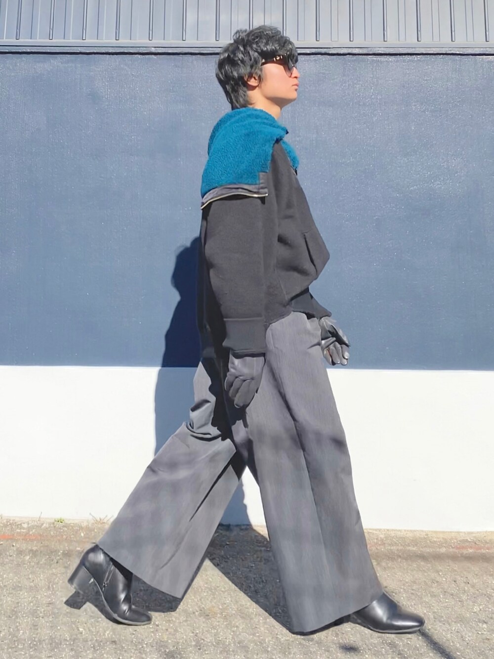 「kolor / BEACON、Vivienne Westwood、UNIQLO、冬コーデ、大学生、低身長、低身長コーデ、163cm、ワイドパンツ、マイベストコーデ2023、kolor、パーカー」｜「kolorの＜kolor（カラー）＞ １プリーツ ワイド パンツ■■■（その他パンツ、グレー系）」を使った、ざわ_低身長男子styleさん（骨格ストレート・メンズ・163cm）の冬コーディネートの3枚目の写真