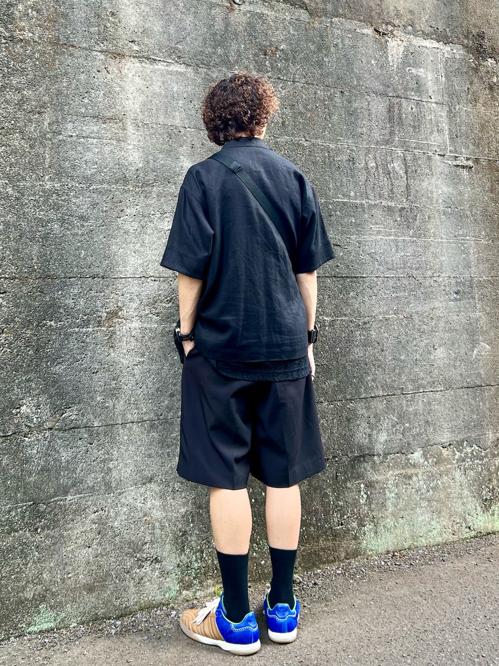 「夏コーデ、お出かけコーデ、ジャケット、レース、ハーフパンツ、スニーカー、アディダスオリジナルス、モノトーンコーデ、モノトーン、スポーティ、サングラス、スポーツミックス」|「adidas Originalsのウェールズ・ボナー サンバ / Wales Bonner Samba / アディダスオリジナルス adidas Originals(スニーカー、その他)」を使った、Honeyさん(メンズ・176cm)の夏コーディネートの3枚目の写真