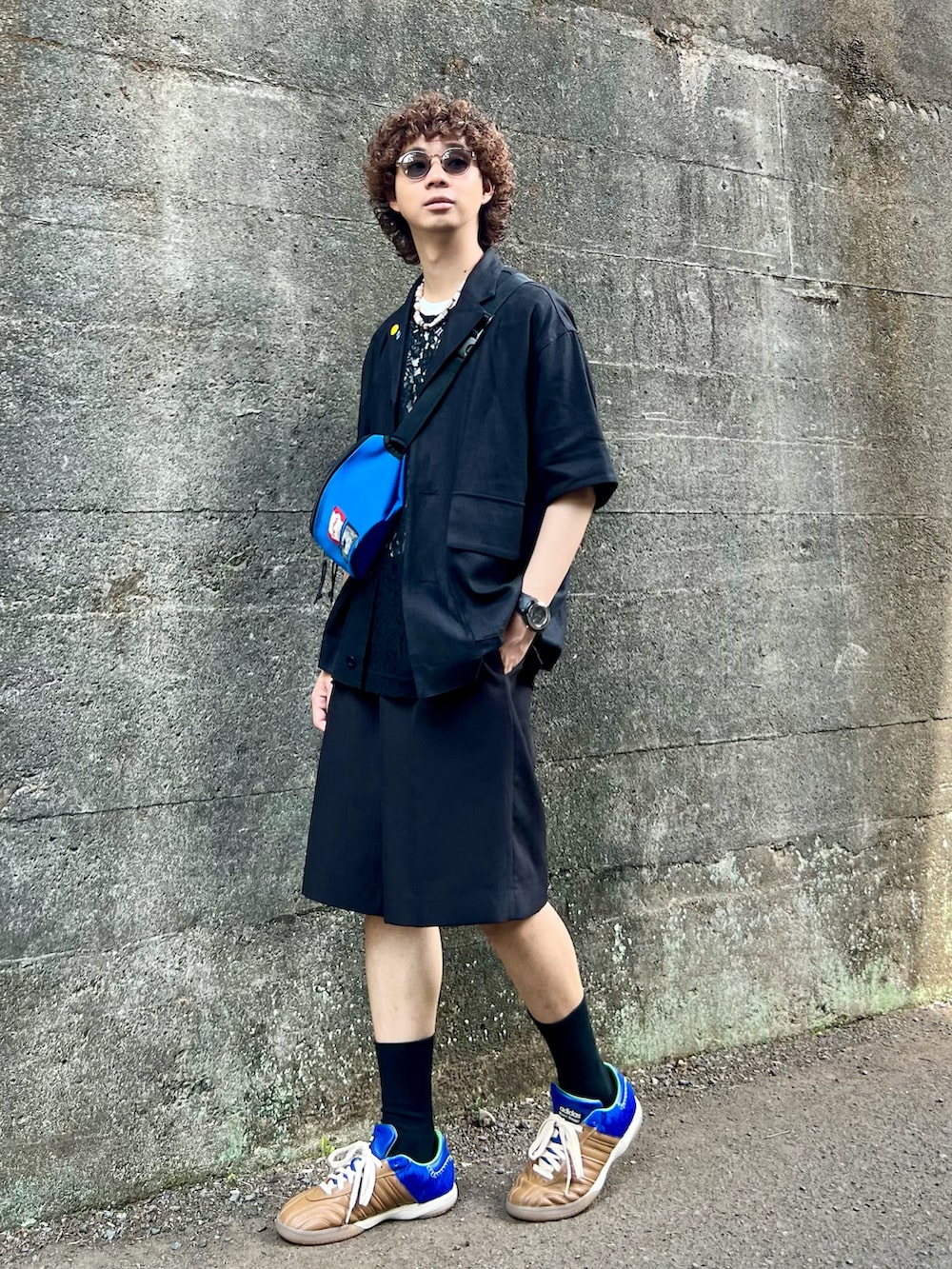 「夏コーデ、お出かけコーデ、ジャケット、レース、ハーフパンツ、スニーカー、アディダスオリジナルス、モノトーンコーデ、モノトーン、スポーティ、サングラス、スポーツミックス」|「adidas Originalsのウェールズ・ボナー サンバ / Wales Bonner Samba / アディダスオリジナルス adidas Originals(スニーカー、その他)」を使った、Honeyさん(メンズ・176cm)の夏コーディネートの2枚目の写真
