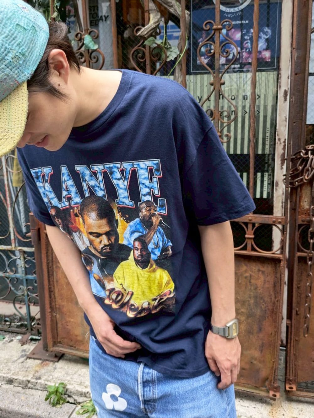 「ヒップホップ、ストリート、古着、古着MIX、古着コーデ、カニエ・ウェスト、ラップT、メンズファッション、シンプル、キャップ」｜「LABORATORY Rの【USED】GILDAN “Kanye West” ラップ バンド Tシャツ（Tシャツ/カットソー、ブルー系）」を使った、LABORATORY®さん（メンズ・177cm）の夏コーディネートの3枚目の写真