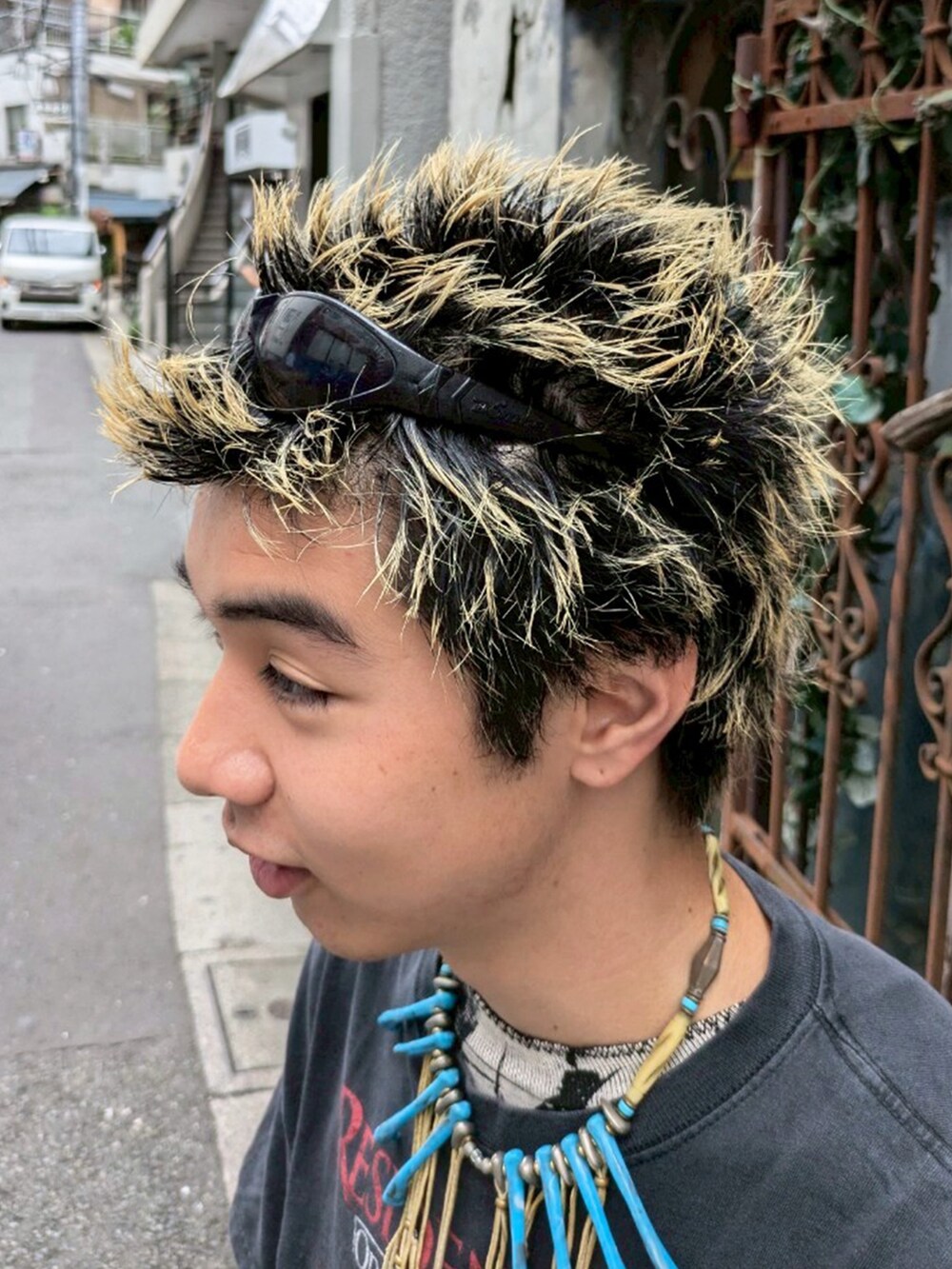 「古着、ブラック、ブラックコーデ、レイヤードスタイル、古着MIX、古着コーデ、メンズファッション、バイオハザード、ゲームTシャツ、ナードコーデ」｜「VINTAGEの【USED】CAPCON “BIOHAZARD” ゲーム Tシャツ（Tシャツ/カットソー、ブラック系）」を使った、LABORATORY®さん（メンズ・187cm）の夏コーディネートの3枚目の写真