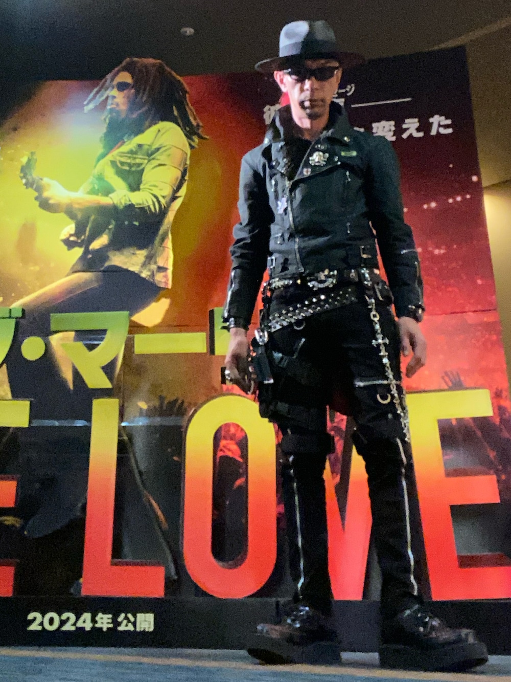 「punk、rock、カスタム、今日のコーデ、休日スタイル」｜「STETSONのアイテム（ハット、ブラック系）」を使った、Takaya さん（メンズ・172cm）の春コーディネートの2枚目の写真