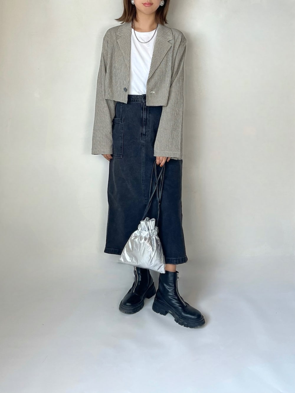 Yukina.さんの「チェック柄クロップドジャケット（mi via loca）」を使ったコーディネートの4枚目の写真