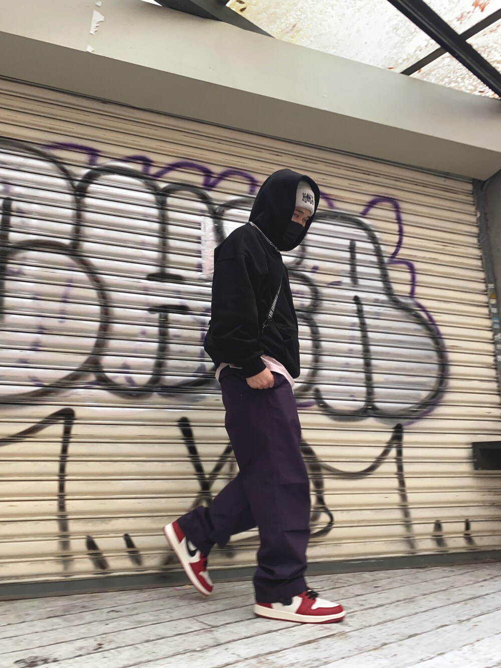 「UNIQLO、AIR JORDAN、HUMAN MADE、kiks」｜「UNIQLOのアイテム（パンツ、パープル系）」を使った、“Toro”さん（メンズ・165cm）の冬コーディネートの4枚目の写真