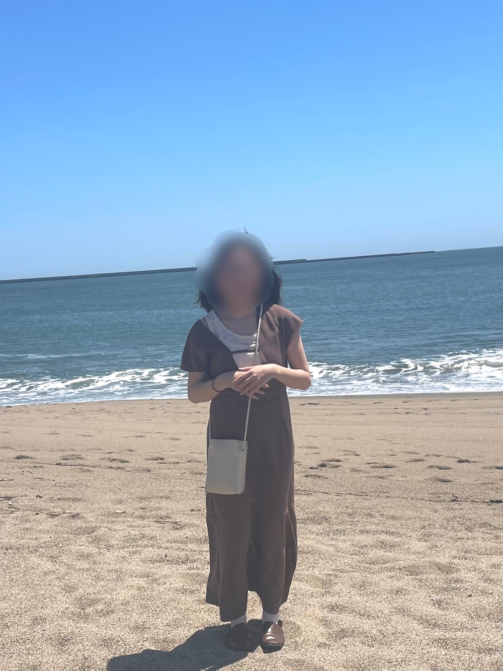 「淡色コーデ、淡色女子、淡色、moitytto」｜「moi tyttoのリバーシブルVネックマーメードワンピース（ワンピース、ブラウン系）」を使った、🐏さん（レディース・152cm）の夏コーディネートの2枚目の写真