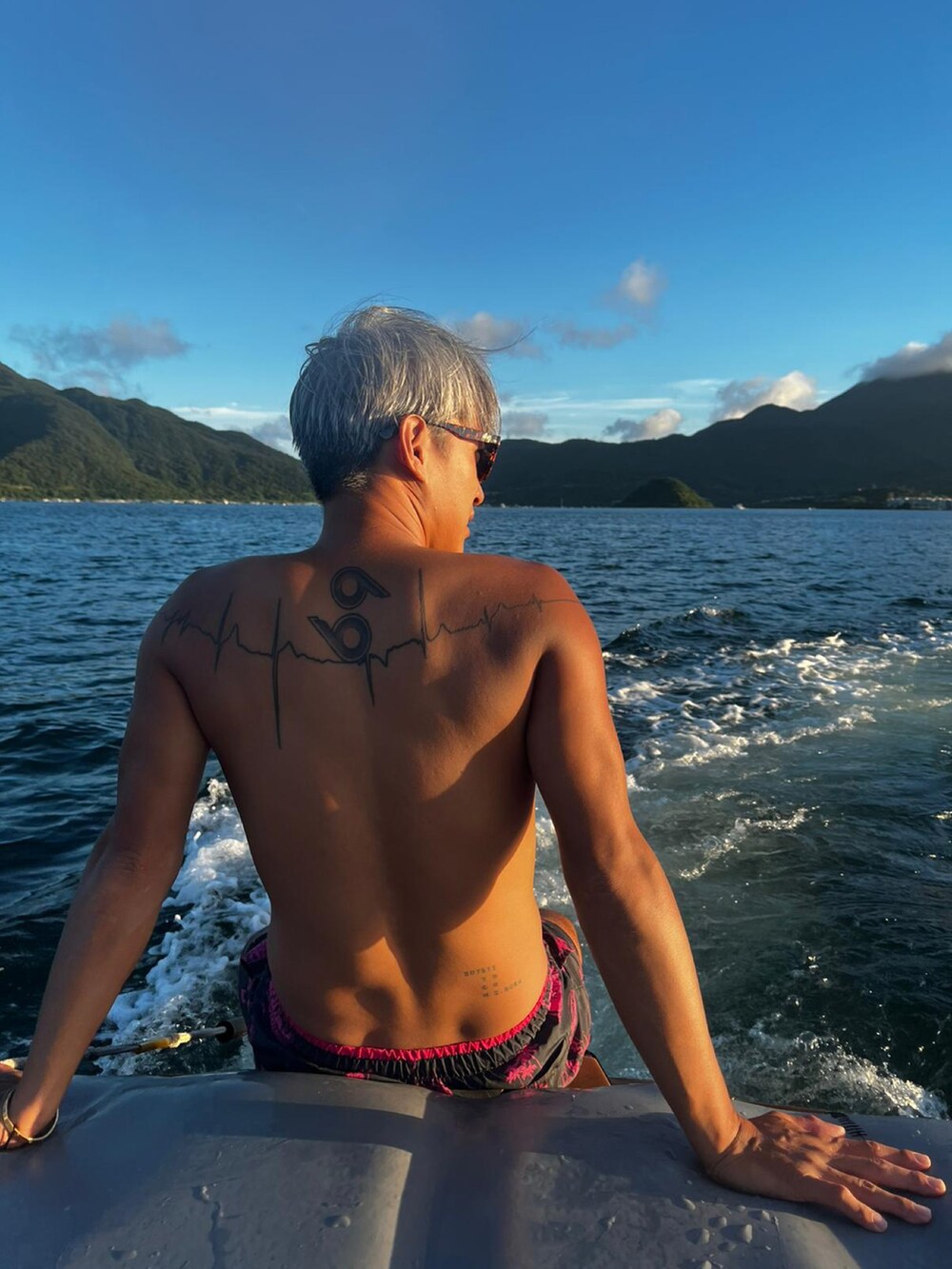 その他の水着を着用したメンズの夏コーディネートの2枚目の写真