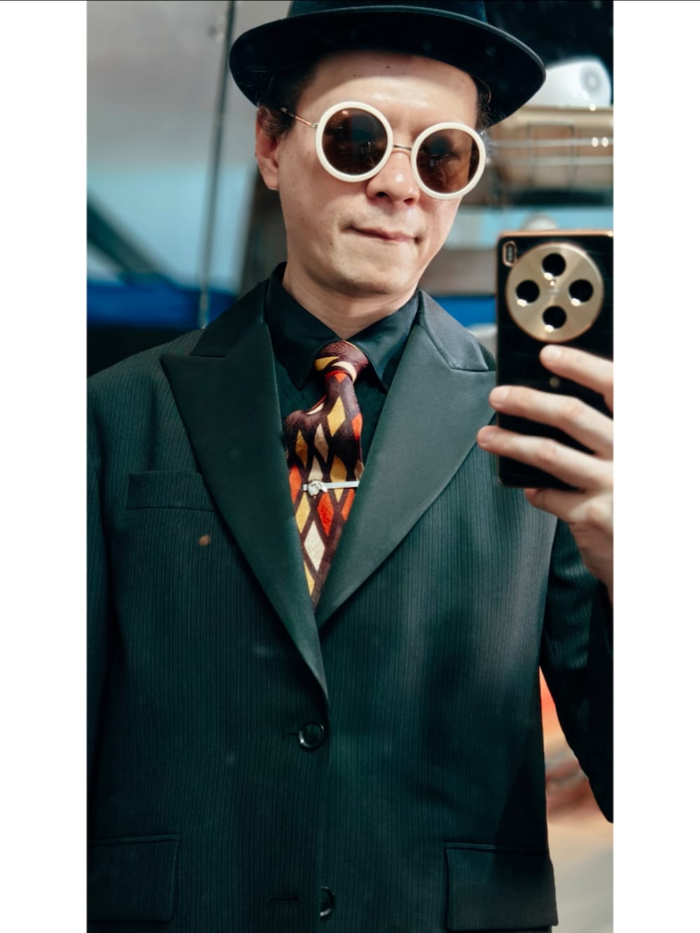 その他のネクタイを着用したメンズの冬コーディネートの5枚目の写真