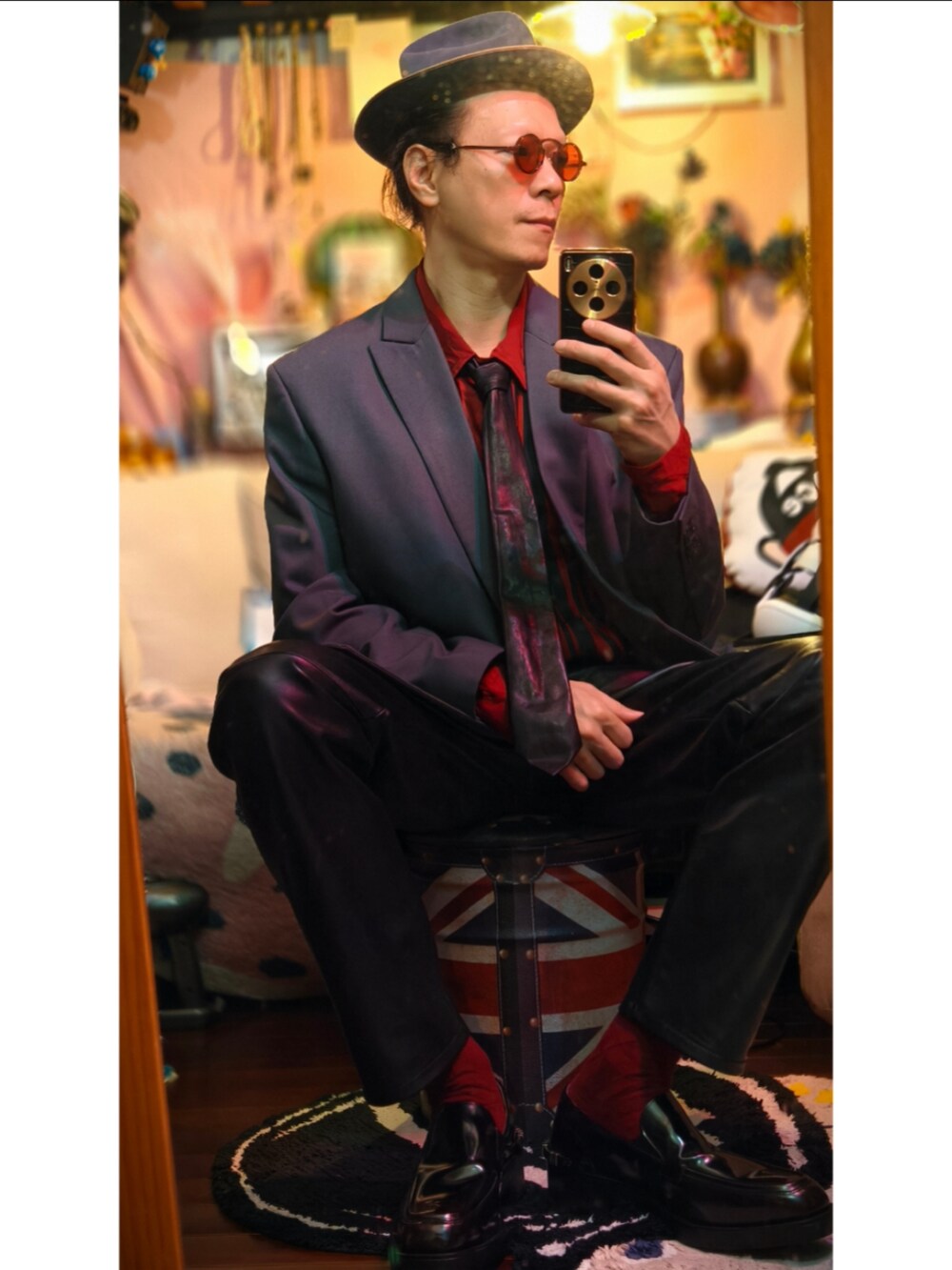 ブラック系のその他パンツを着用したメンズの冬コーディネートの5枚目の写真