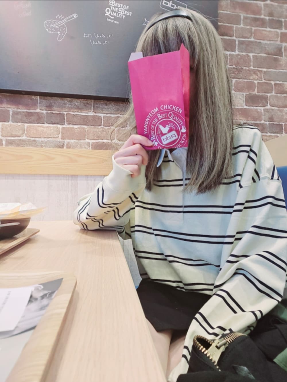 「ラガーシャツ、スコート、白ソックス、GU、GUコーデ」｜「GUのアイテム（Tシャツ/カットソー、イエロー系）」を使った、AyamiyakEさん（レディース・158cm）の春コーディネートの2枚目の写真