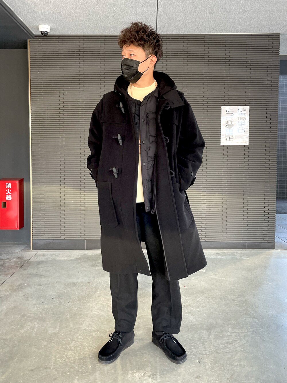 「新年一発目、ダッフルコート、ブラックコーデ」｜「UNIQLOのアイテム（ダッフルコート、ブラック系）」を使った、Munehiro.Tさん（メンズ・170cm）の冬コーディネートの2枚目の写真