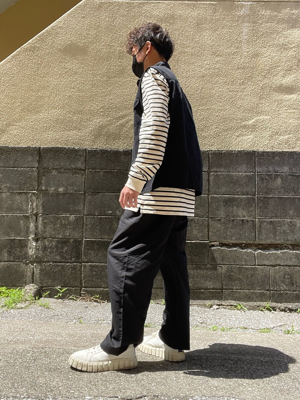 「ベスト、ボーダー」｜「AMI Alexandre Mattiussiのアイテム（ベスト、ブラック系）」を使った、Munehiro.Tさん（メンズ・170cm）の春コーディネートの2枚目の写真