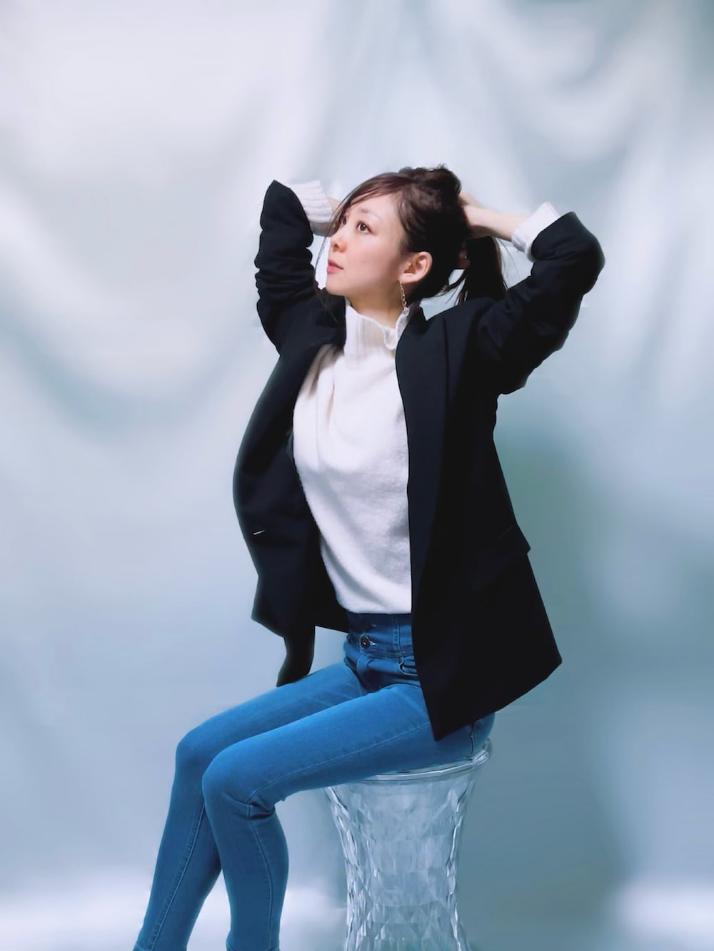 「ootd、outfit、ジャケット×デニム、私の推しブランド、ZARA、ザラ、ザラジョ、zara woman、ZARAコーデ、オーバーサイズ、黒ジャケット、ジャケットスタイル、キレイめ、オフィスカジュアル、着回しコーデ」｜「ZARAのアイテム（テーラードジャケット、ブラック系）」を使った、MIKAさん（レディース・163cm）の冬コーディネートの4枚目の写真