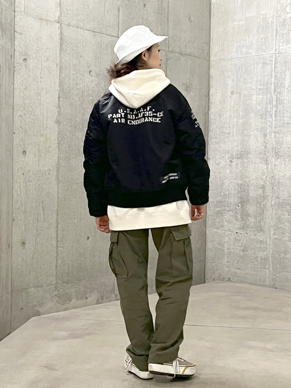 「AVIREX、大人カジュアル、MILKFED.、休日コーデ、ootd、あったかコーデ、シンプルスタイル、outfit、大人かわいい、AVIREXBelle」｜「AVIREXのA STAR LOGO BUCKET HAT/ Aスターロゴバケットハット（ハット、ホワイト系）」を使った、Yasさん（レディース・156cm）の冬コーディネートの2枚目の写真