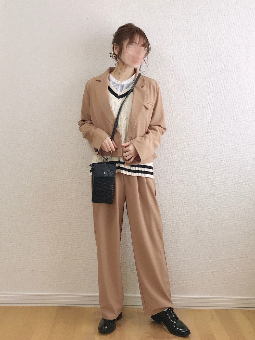 ããŒãžã¥ç³»ã®ããŒã©ãŒããžã£ã±ããããã«ãŒç³»ã®ã·ã£ã/ãã©ãŠã¹ããã©ãã¯ç³»ã®ã·ã§ã«ããŒããã°ãççšããã¬ãã£ãŒã¹ã®æ¥ã³ãŒãã£ããŒãã®3æç®ã®åç