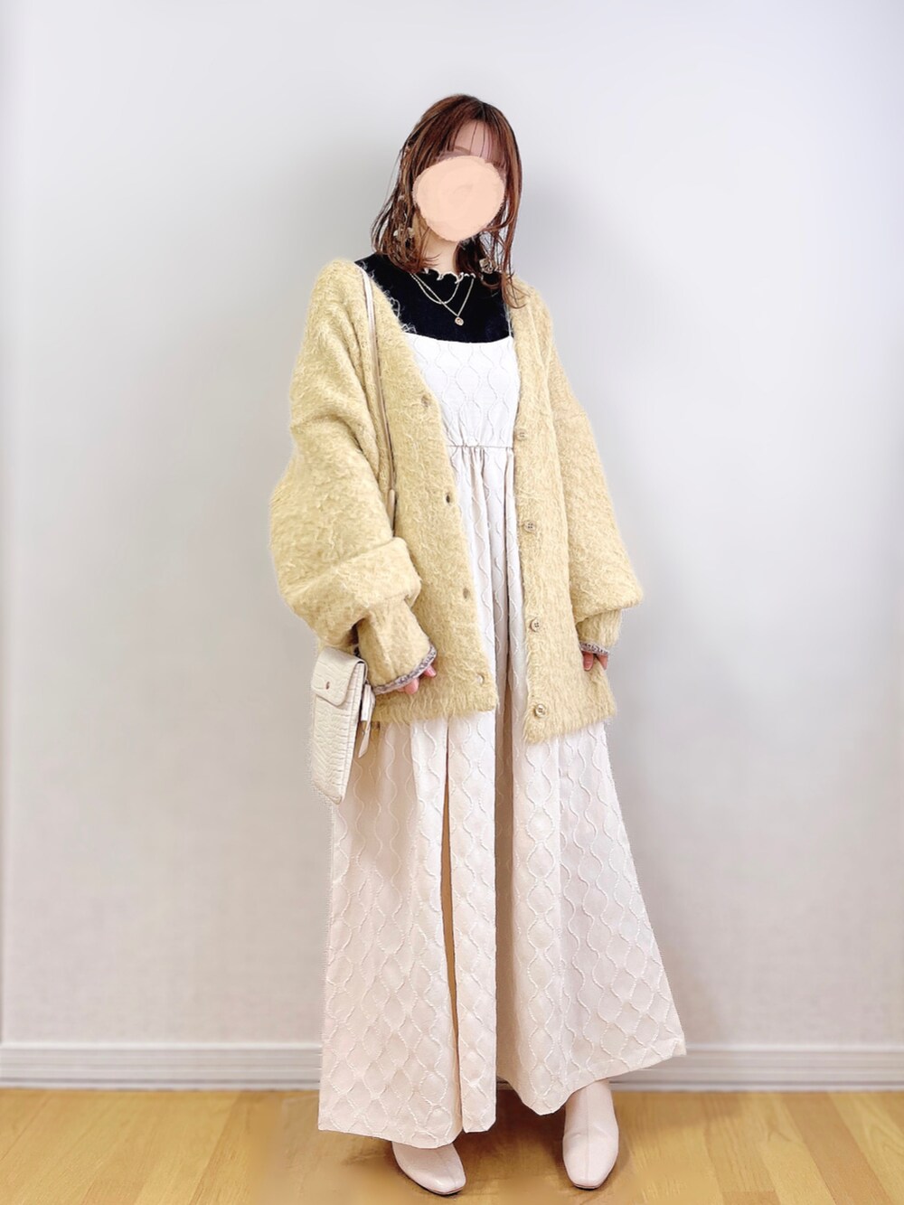 ã€ãšããŒç³»ã®ã«ãŒãã£ã¬ã³/ãã¬ãããã¯ã€ãç³»ã®ã¯ã³ããŒã¹ããã¯ã€ãç³»ã®ã·ã§ã«ããŒããã°ãççšããã¬ãã£ãŒã¹ã®å¬ã³ãŒãã£ããŒãã®4æç®ã®åç