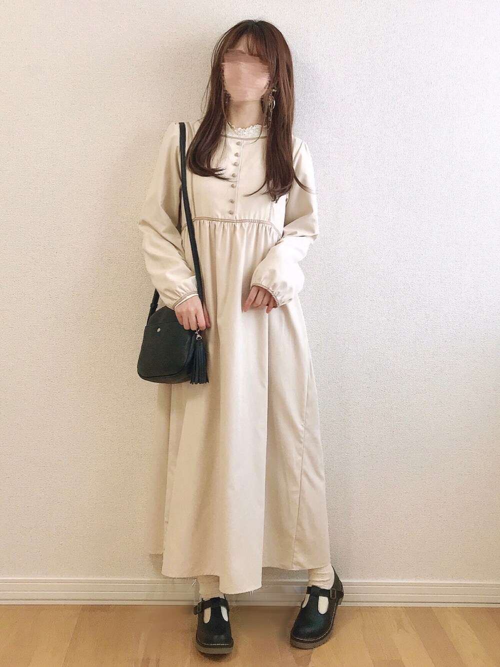 ãã©ãŠã³ç³»ã®ããŒã«ã©ãŒã³ãŒãããã¯ã€ãç³»ã®ã¯ã³ããŒã¹ããã¯ã€ãç³»ã®Tã·ã£ã/ã«ãããœãŒãççšããã¬ãã£ãŒã¹ã®å¬ã³ãŒãã£ããŒãã®3æç®ã®åç