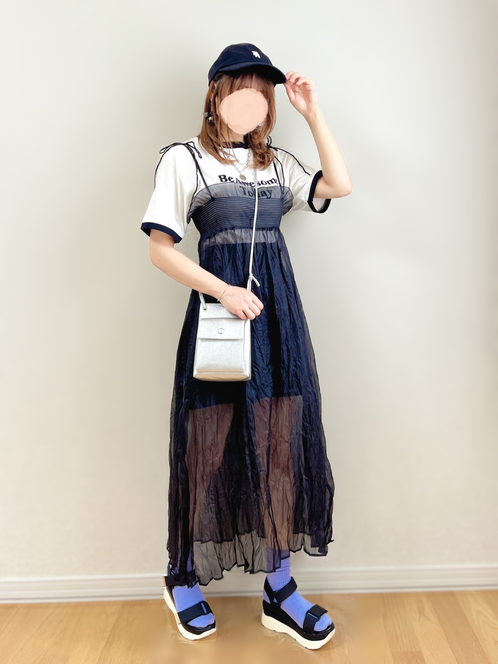 ãã©ãã¯ç³»ã®ã¯ã³ããŒã¹ããã¯ã€ãç³»ã®Tã·ã£ã/ã«ãããœãŒããã©ãã¯ç³»ã®ãã®ä»ãã³ããççšããã¬ãã£ãŒã¹ã®å€ã³ãŒãã£ããŒãã®3æç®ã®åç