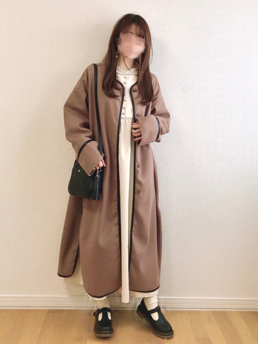 ãã©ãŠã³ç³»ã®ããŒã«ã©ãŒã³ãŒãããã¯ã€ãç³»ã®ã¯ã³ããŒã¹ããã¯ã€ãç³»ã®Tã·ã£ã/ã«ãããœãŒãççšããã¬ãã£ãŒã¹ã®å¬ã³ãŒãã£ããŒãã®2æç®ã®åç