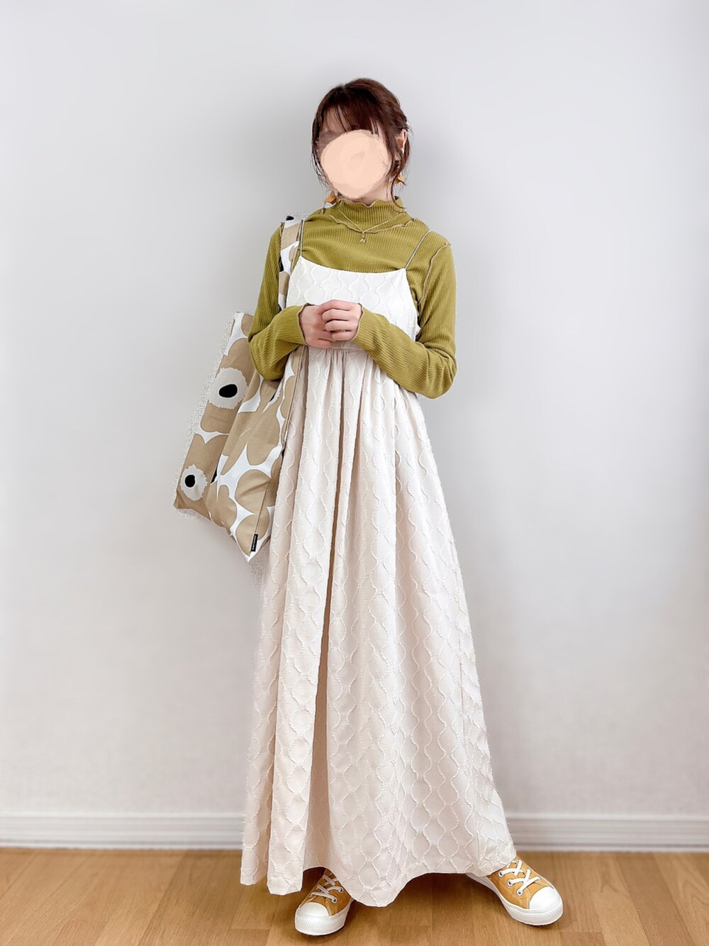 ãã¯ã€ãç³»ã®ã¯ã³ããŒã¹ãã€ãšããŒç³»ã®Tã·ã£ã/ã«ãããœãŒããã¯ã€ãç³»ã®ãã®ä»ã¢ãŠã¿ãŒãççšããã¬ãã£ãŒã¹ã®æ¥ã³ãŒãã£ããŒãã®4æç®ã®åç