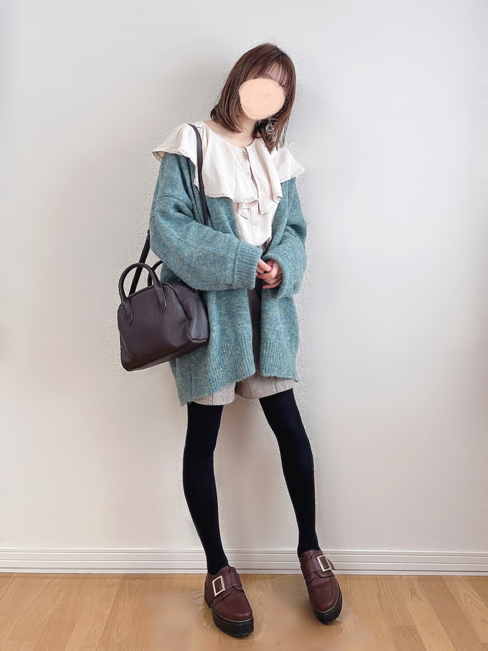 ã°ãªãŒã³ç³»ã®ã«ãŒãã£ã¬ã³/ãã¬ãããã¯ã€ãç³»ã®ã·ã£ã/ãã©ãŠã¹ããã©ãŠã³ç³»ã®ãã³ããççšããã¬ãã£ãŒã¹ã®å¬ã³ãŒãã£ããŒãã®3æç®ã®åç