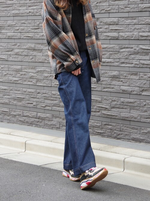 EMC リテール事業部（EMC HEAD OFFICE）｜ASFVLTのスニーカーを使ったコーディネート WEAR