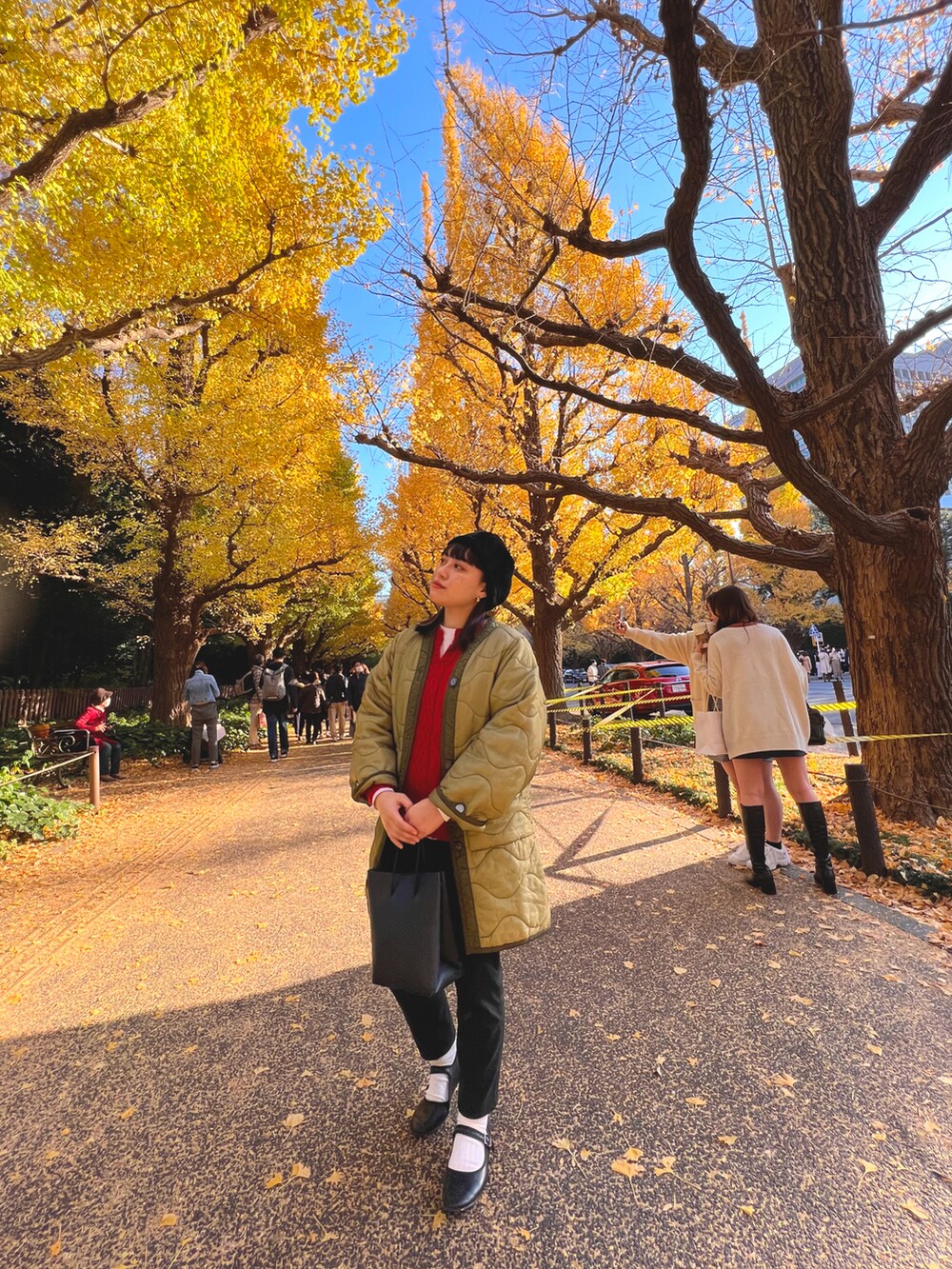 「イチョウ並木、used、古着、古着MIX」｜「usedのアイテム（ニット/セーター、レッド系）」を使った、Kae.さん（レディース・158cm）の冬コーディネートの2枚目の写真