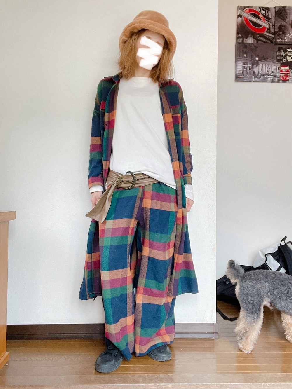 「セットアップ、チェック、秋冬コーデ、ファーハット、ファッションを楽しもう」｜「workmanのアイテム（スニーカー、ブラック系）」を使った、*.⌘めんこ⌘.*さん（レディース・157cm）の秋コーディネートの3枚目の写真