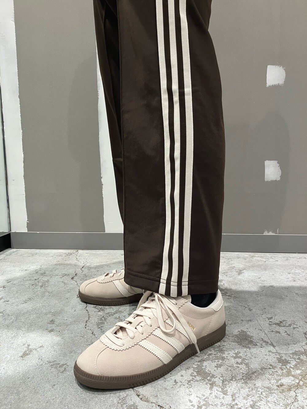 KRさんの「アディカラー スリーストライプス タートルネック長袖Tシャツ / ロンT / アディダスオリジナルス adidas Originals（adidas）」を使ったコーディネートの2枚目の写真