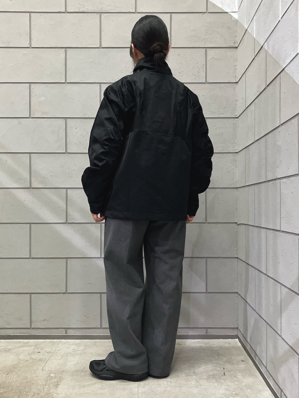「スニーカー、ジャケット、アウター、adidas、スポーツウェア、アディダス、ナイロンジャケット、ステラマッカートニー、adidas by Stella McCartney、ウーブンジャケット」｜「adidasのLux AD ウーブンジャケット / アディダス adidas（ナイロンジャケット、ブラック系）」を使った、SAさん（レディース・160cm）の冬コーディネートの2枚目の写真