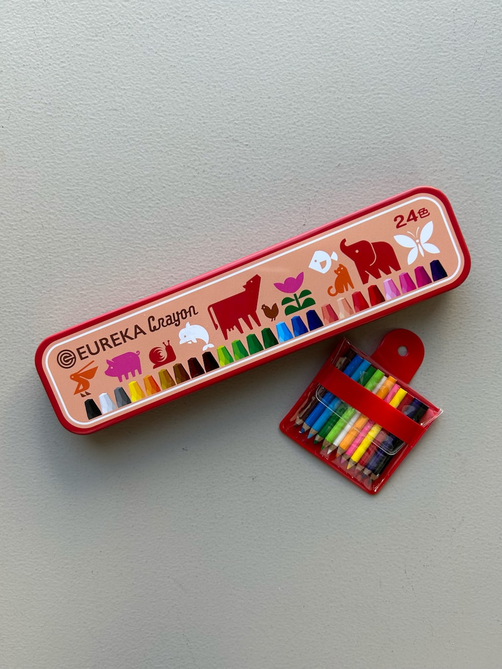 ピンク系のハンドケア/ハンドクリーム、その他のハンドケア/ハンドクリーム、パープル系の香水を着用したレディースの春コーディネートの5枚目の写真