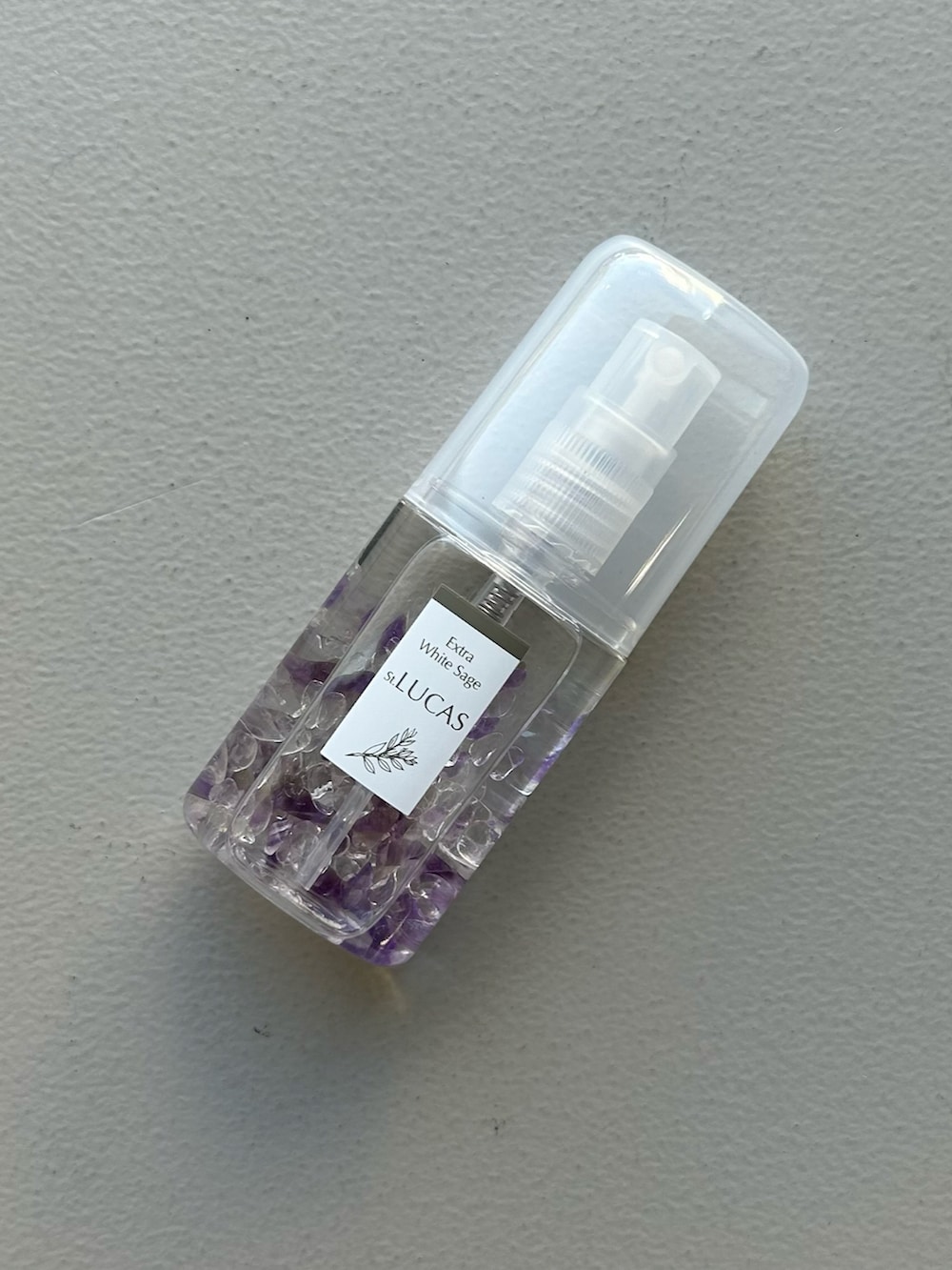 ピンク系のハンドケア/ハンドクリーム、その他のハンドケア/ハンドクリーム、パープル系の香水を着用したレディースの春コーディネートの2枚目の写真