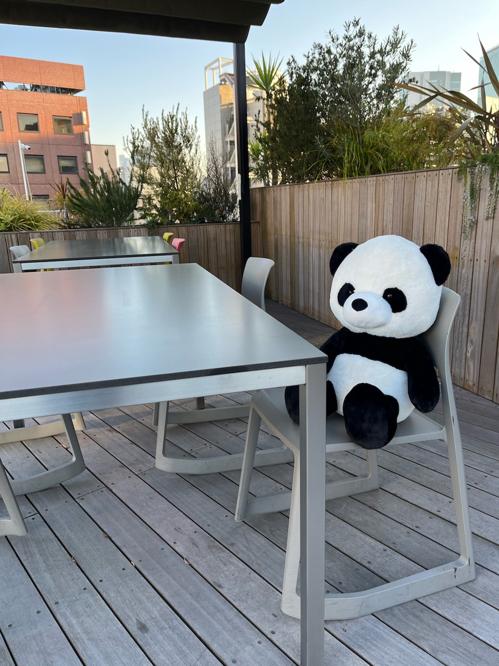 ホワイト系のフィギュアを着用したレディースの冬コーディネートの3枚目の写真