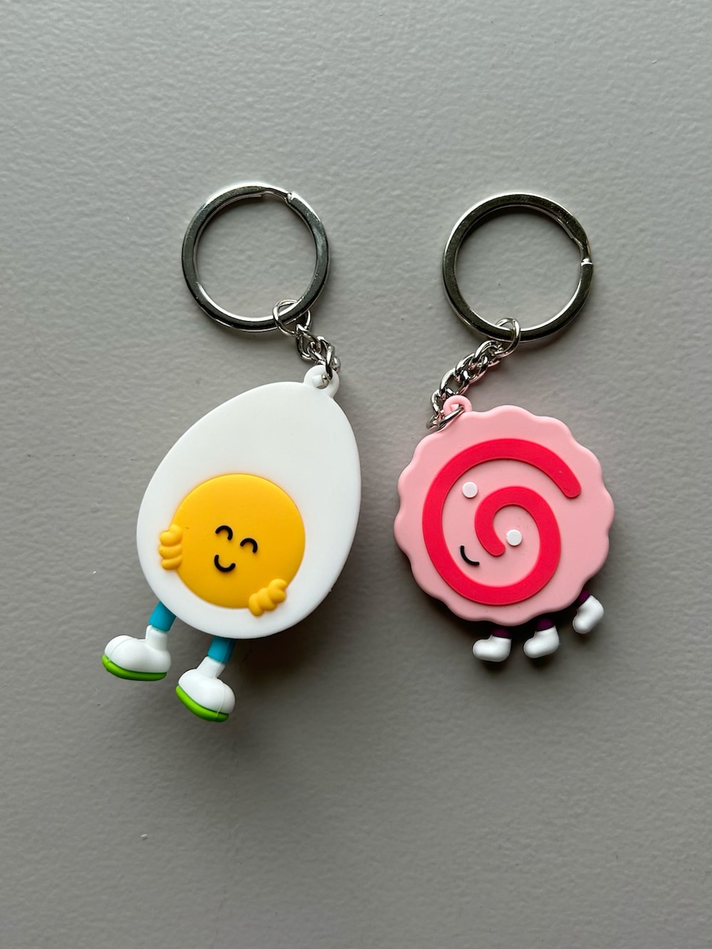グリーン系の財布、イエロー系の生活家電、その他のハンドケア/ハンドクリームを着用したレディースの夏コーディネートの2枚目の写真