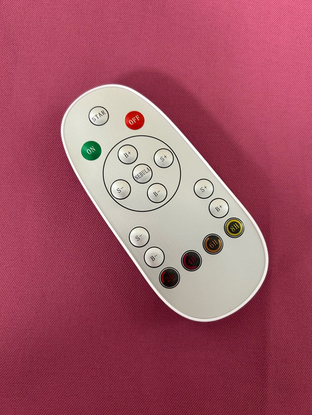 ホワイト系の生活家電を着用したレディースの夏コーディネートの5枚目の写真