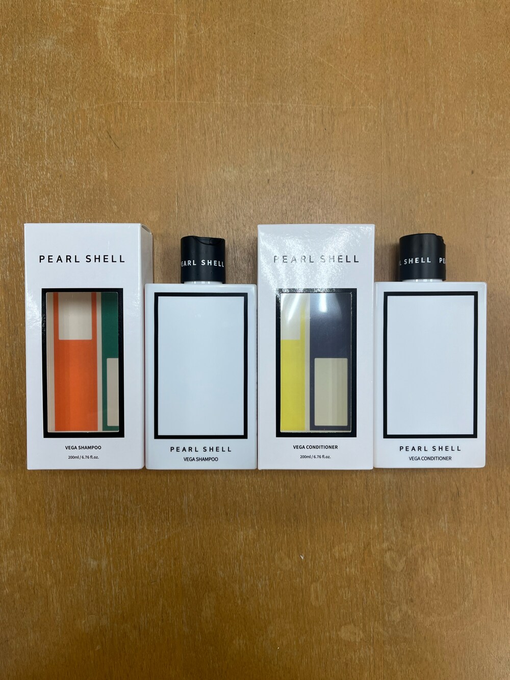 グレー系のバス/トイレグッズ、ホワイト系のシャンプー、ホワイト系のコンディショナーを着用したレディースの夏コーディネートの2枚目の写真