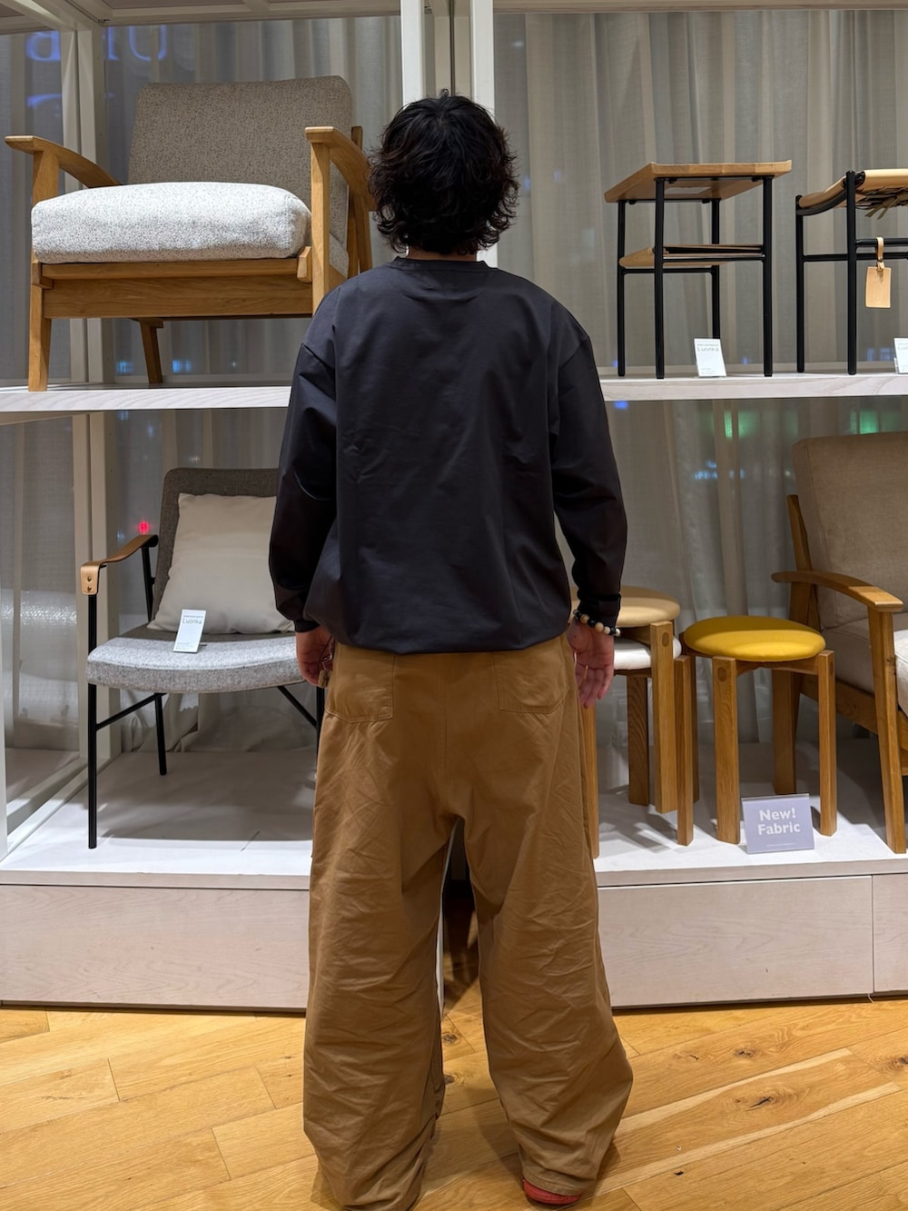 「ロンT、デートコーデ、秋服準備はじめました、デニムハーフパンツ、シンプル、休日スタイル、シンプルスタイル、お出かけコーデ、オトナカジュアル、メンズファッション、outfit、秋服、きれいめカジュアル、今から使える秋の先取りコーデ、カジュアルスタイル」｜「URBAN RESEARCH DOORSのURD Drawstring Long-Sleeve T-shirts（Tシャツ/カットソー、グレー系）」を使った、soraさん（骨格ストレート・メンズ・178cm）の夏コーディネートの2枚目の写真