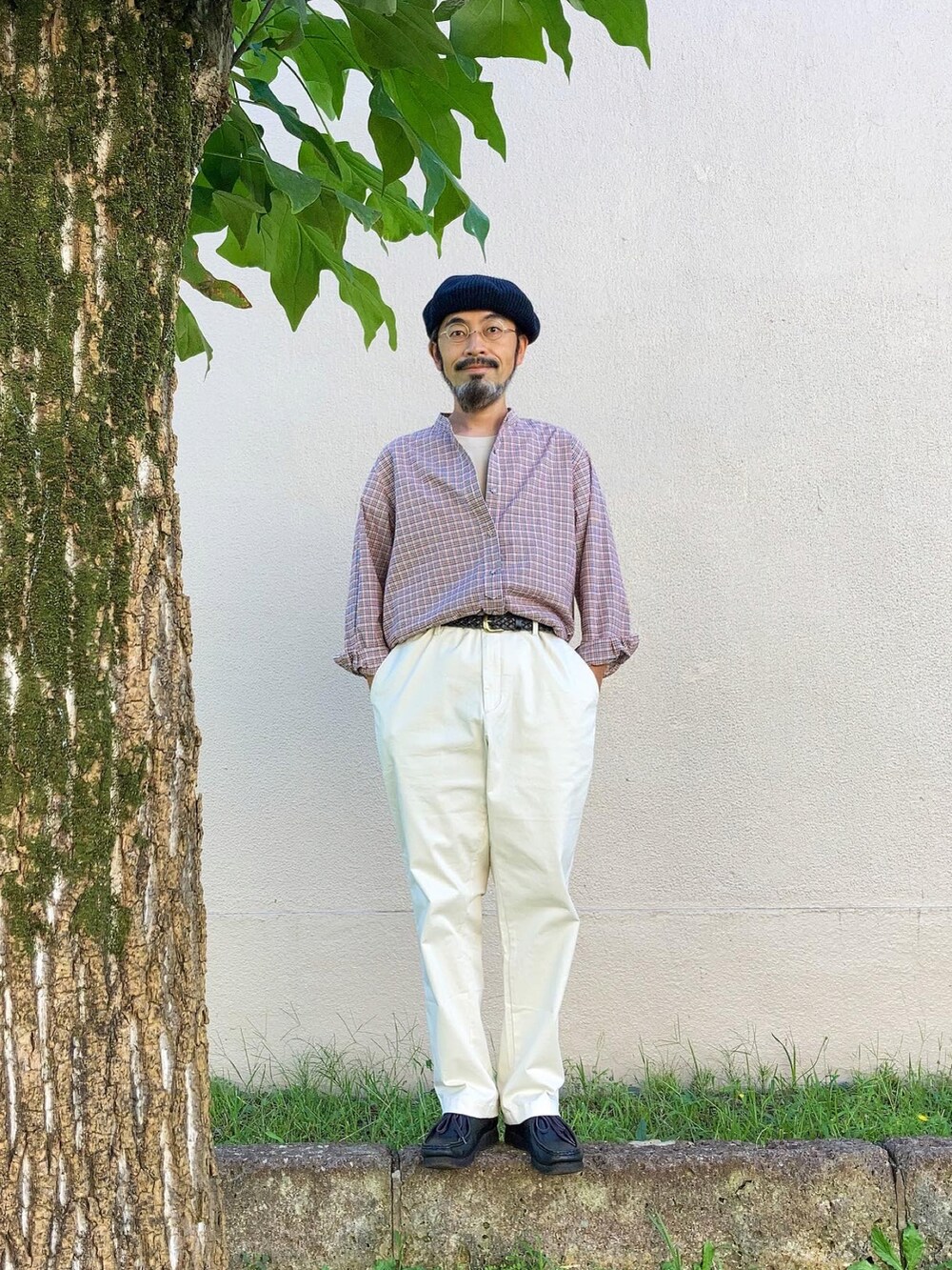 「UNIQLO、uniqlo ines de la fressange、INESDELAFRESSANGE、INES DE LA FRESSANGE×UNIQLO、INES DE LA FRESSANGE、ユニクロ、イネス、イネスコラボ、イネス×UNIQLO、チェック、チェックシャツ、シャツ、シャツスタイル、ロングシャツ、チュニック」｜「WORKMANのアイテム（ニットキャップ/ビーニー、ブラック系）」を使った、【Khaki's】A田さん（メンズ・163cm）の秋コーディネートの2枚目の写真